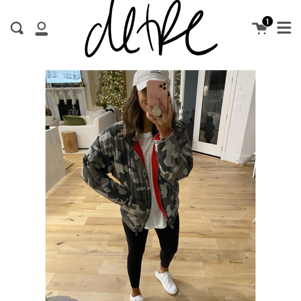 @DressupButtercup Dede Raad’s Detre Camo Puffer, red interior